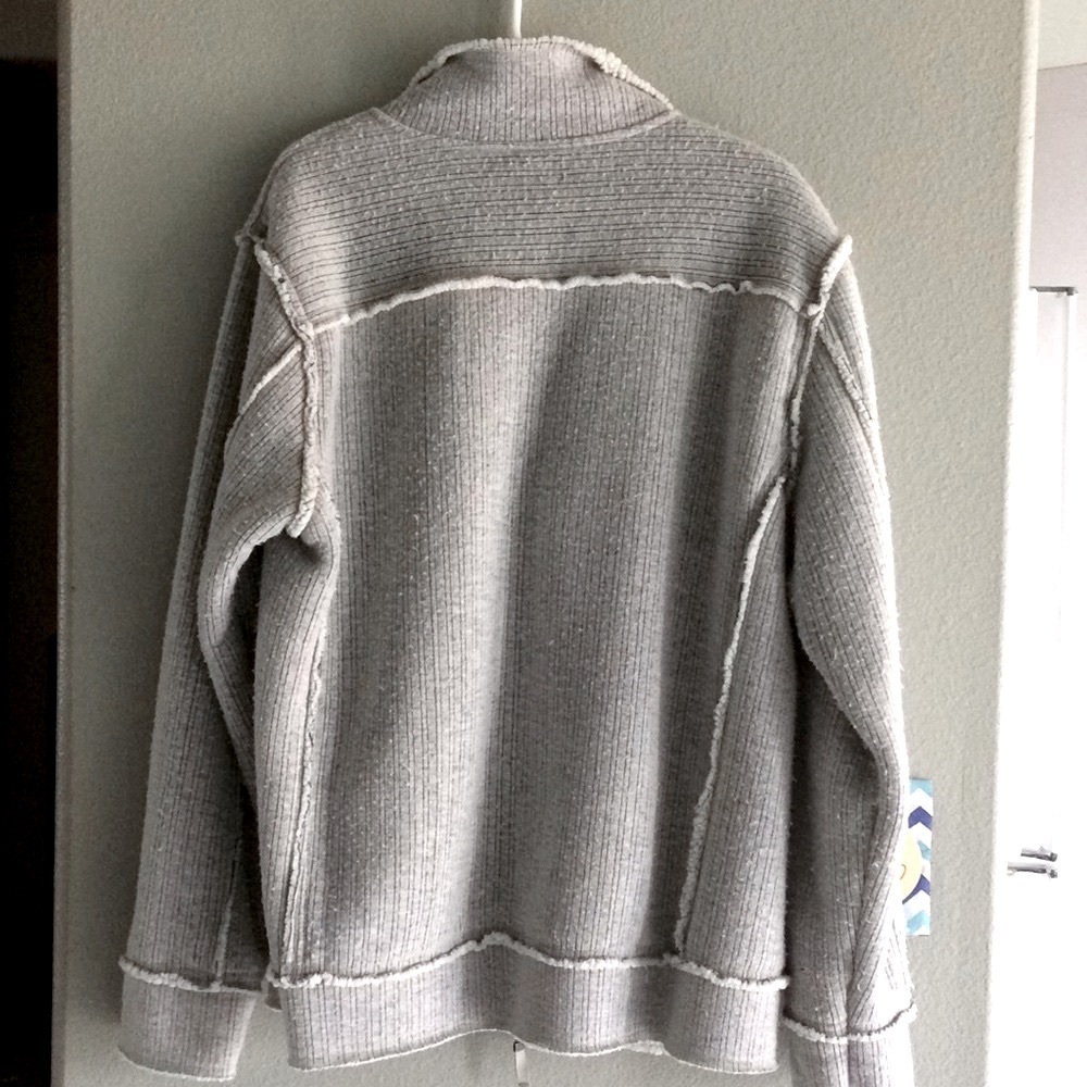 Like New DKNY Active Men's Distressed Fleece Jacket - Picture 7 of 7